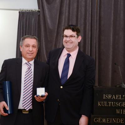 Ehrenpräsident des Vereins JACHAD – Verein der bucharischen Juden in Wien – ist Uriel Gilkarov und  Oskar Deutsch  Präsident der Israelitischen Kultusgemeinde Wien (IKG Wien).